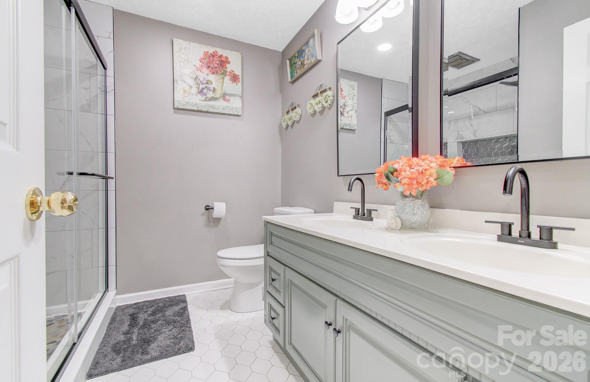 308 London Road Hendersonville, NC 28739 - Photo 14 of 28 Gallery Image 14
