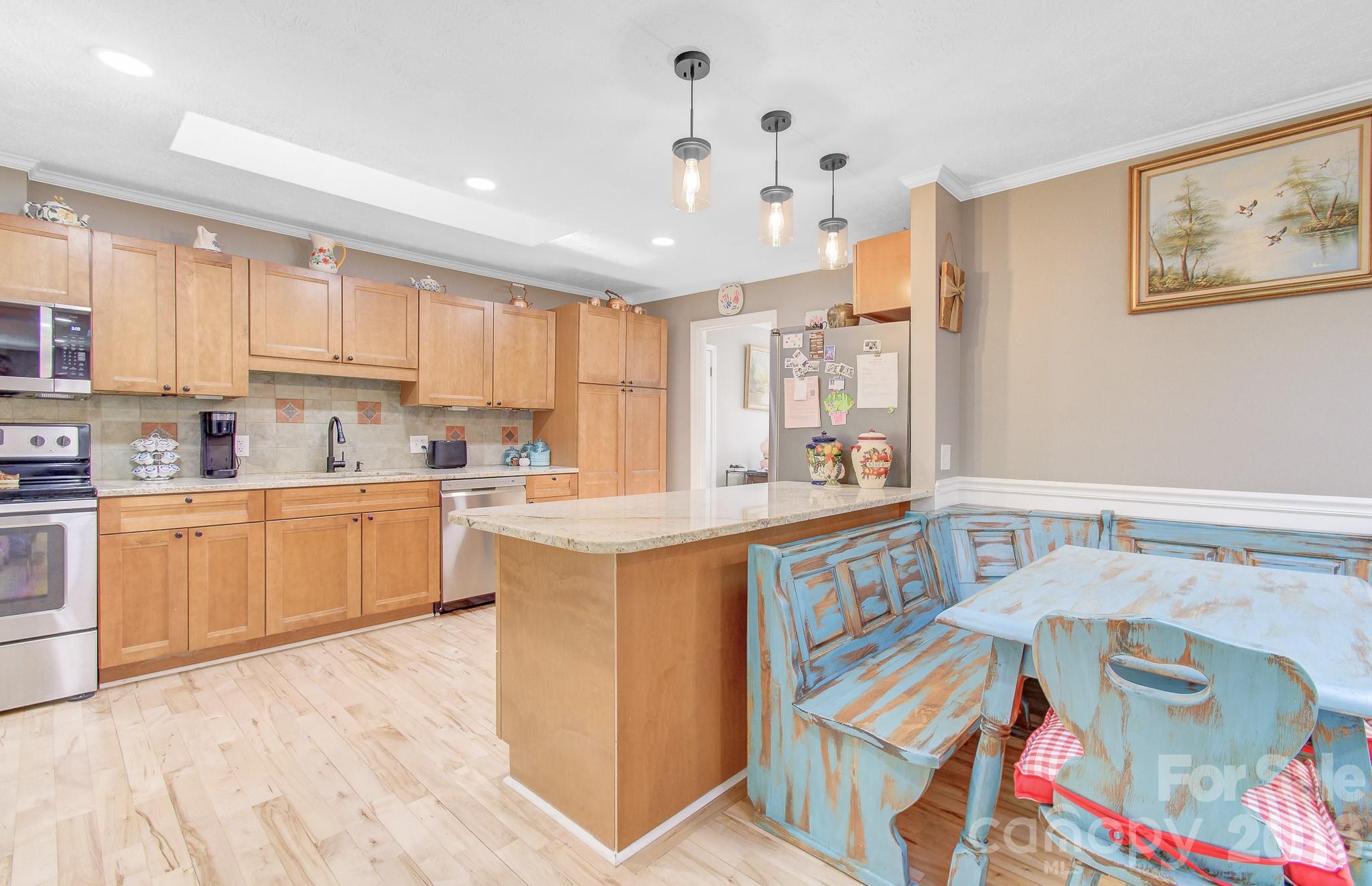 308 London Road Hendersonville, NC 28739 - Photo 5 of 28 Gallery Image 5
