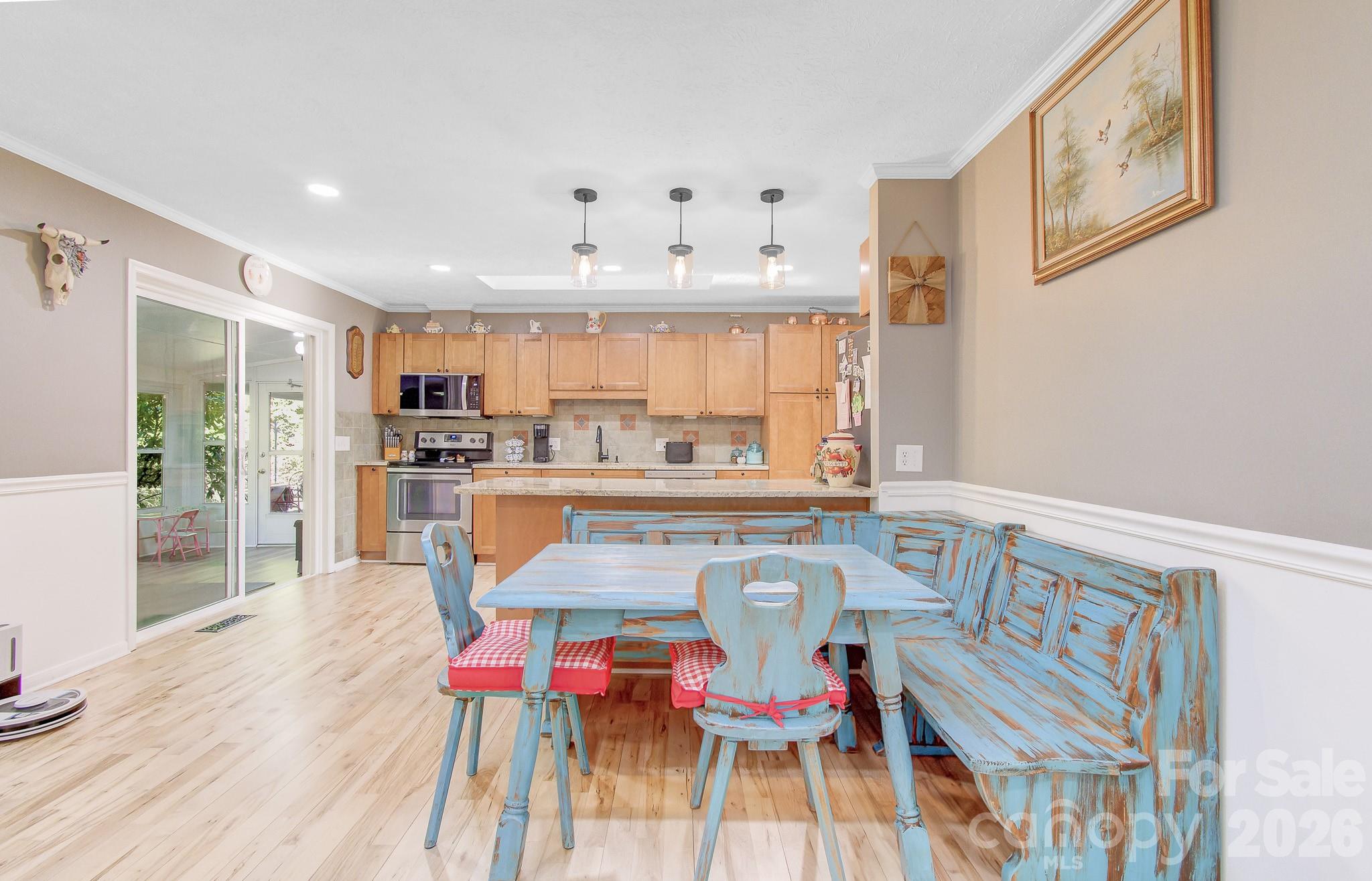 308 London Road Hendersonville, NC 28739 - Photo 6 of 28 Gallery Image 6