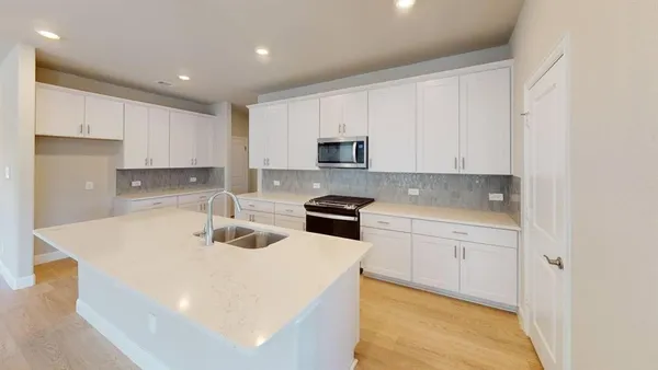 $2,700 | 811 Buffalo Drive, Lowry Crossing, TX 75069