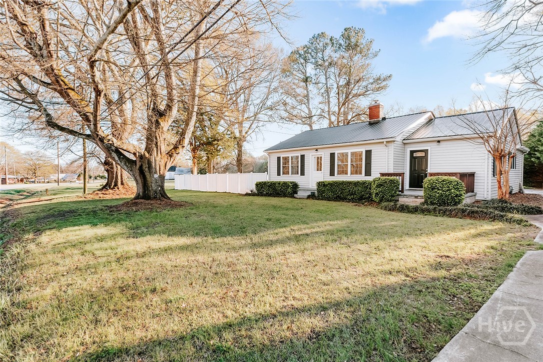 549 Gholston Street Comer, GA 30629 - Photo 2 of 49
