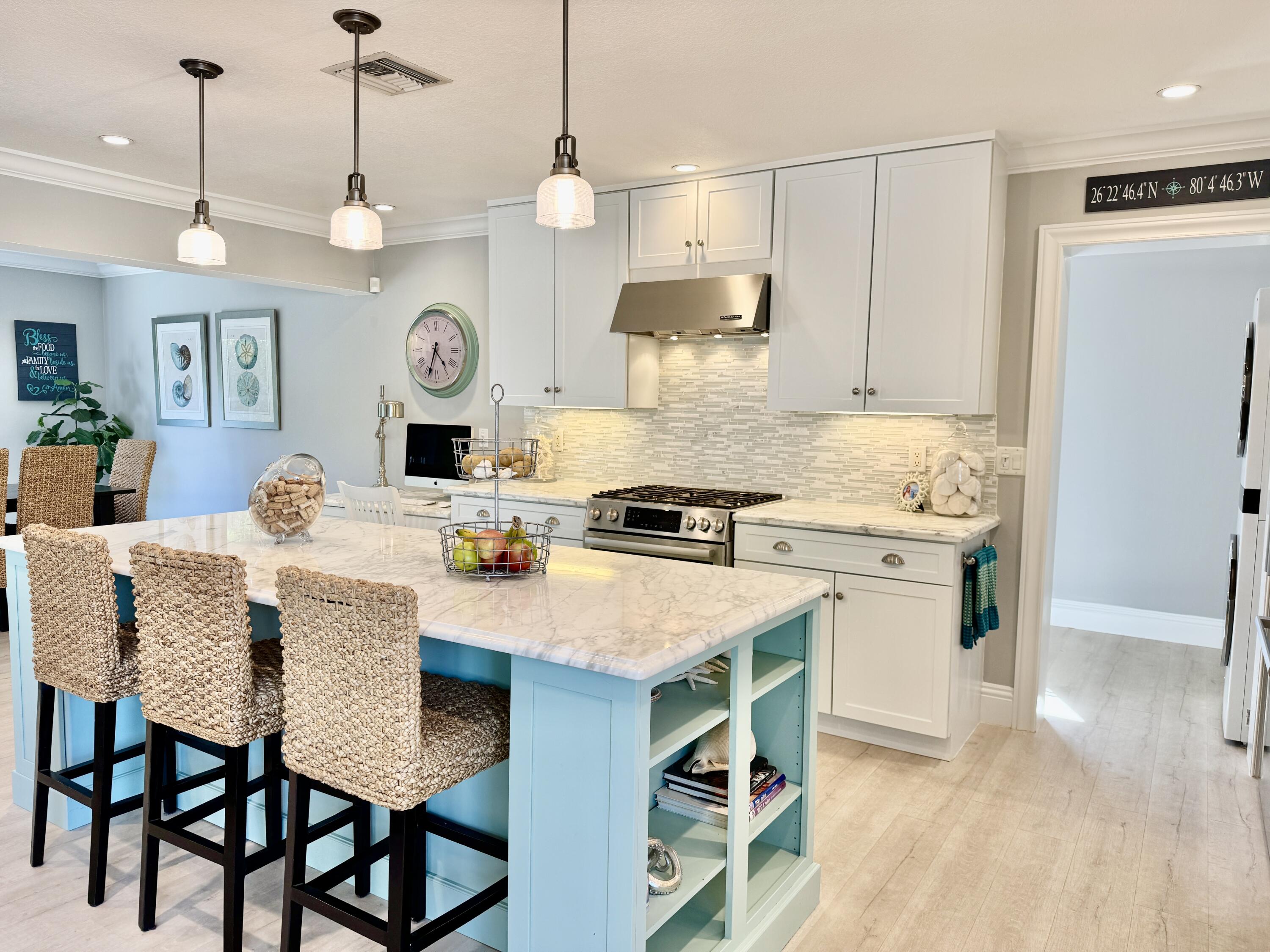 370 Northeast 32nd Street Boca Raton, FL 33431 - Photo 11 of 39 Kitchen Island