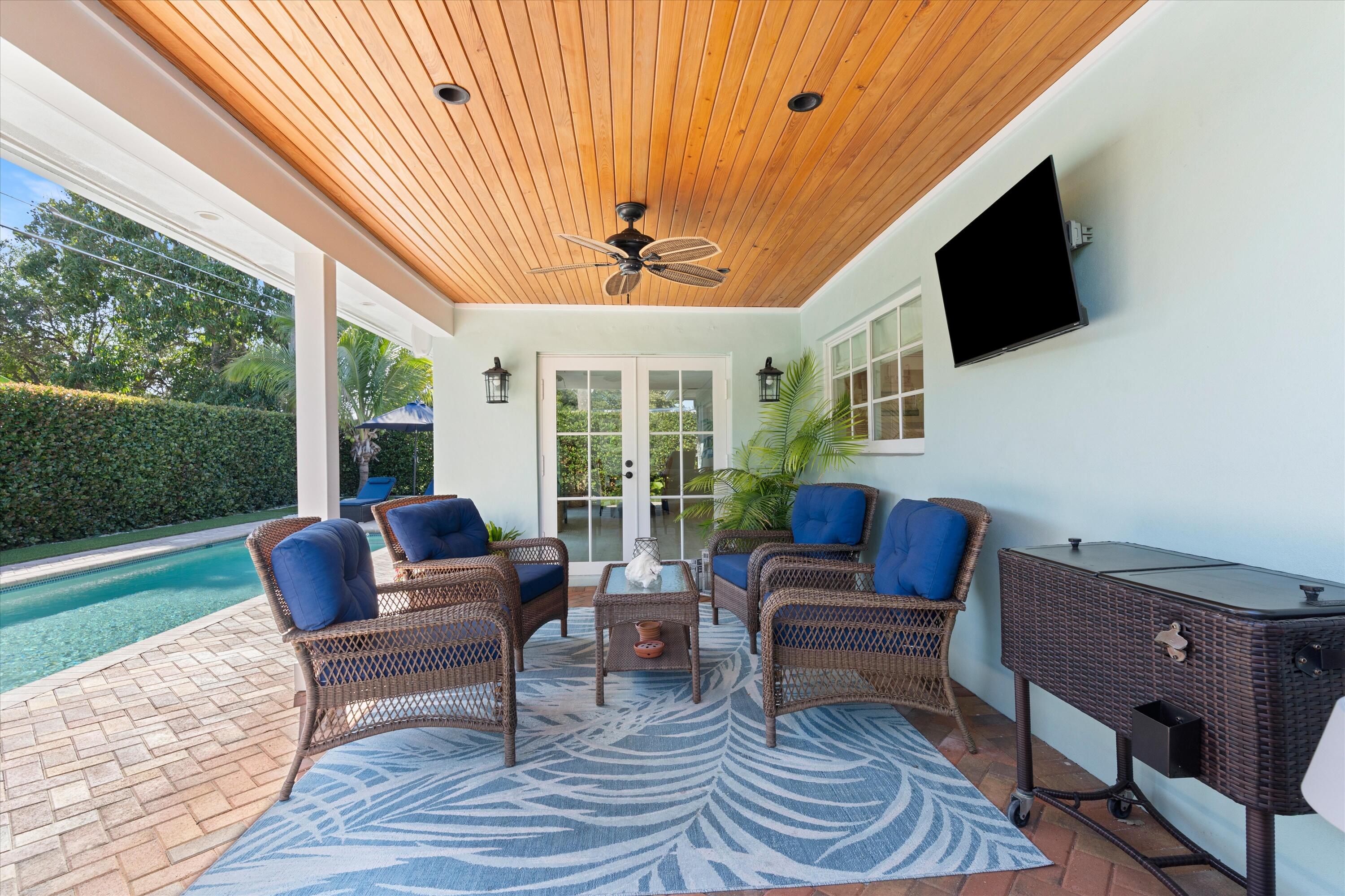 370 Northeast 32nd Street Boca Raton, FL 33431 - Photo 30 of 39 Covered lanai