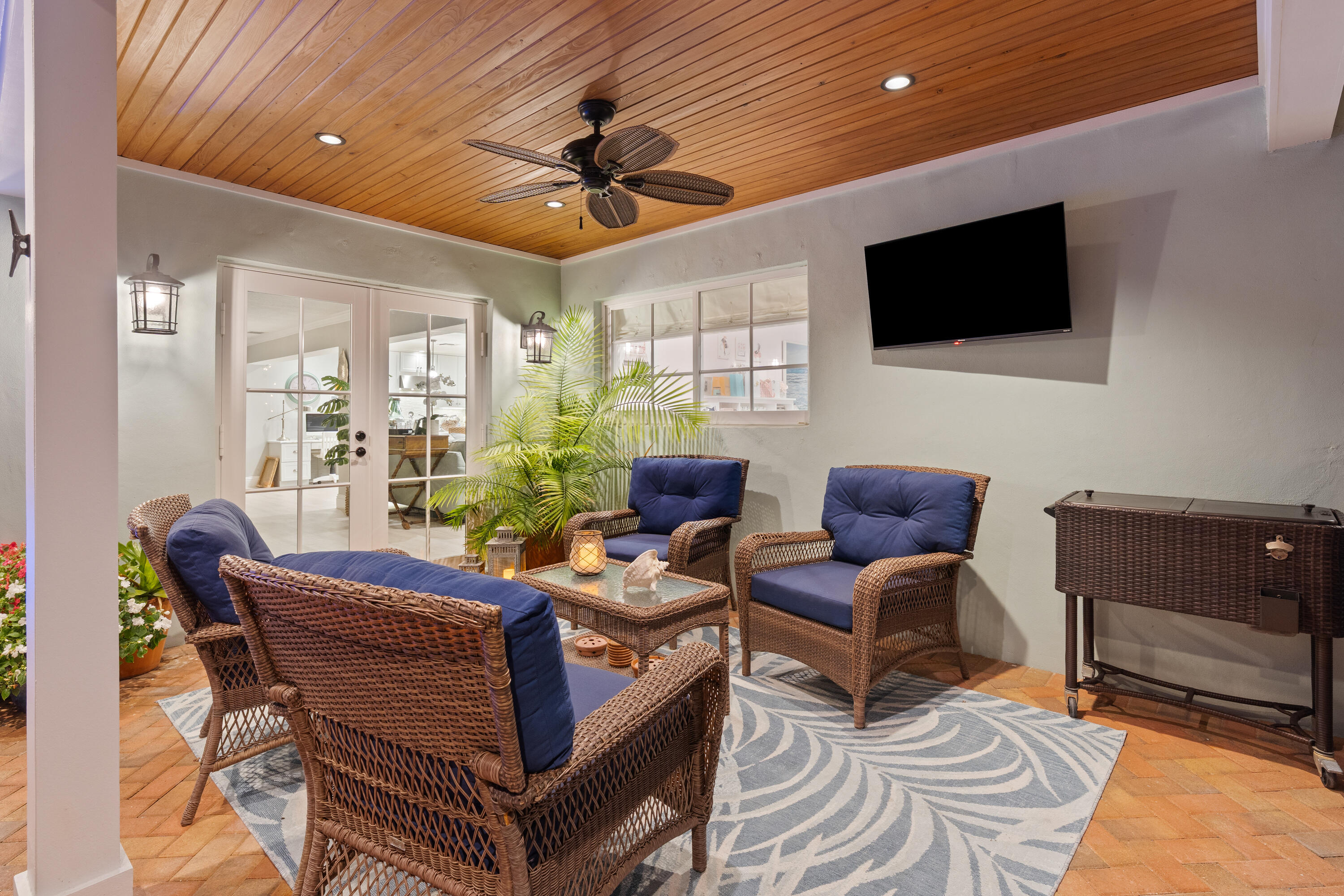 370 Northeast 32nd Street Boca Raton, FL 33431 - Photo 35 of 39 Covered lanai