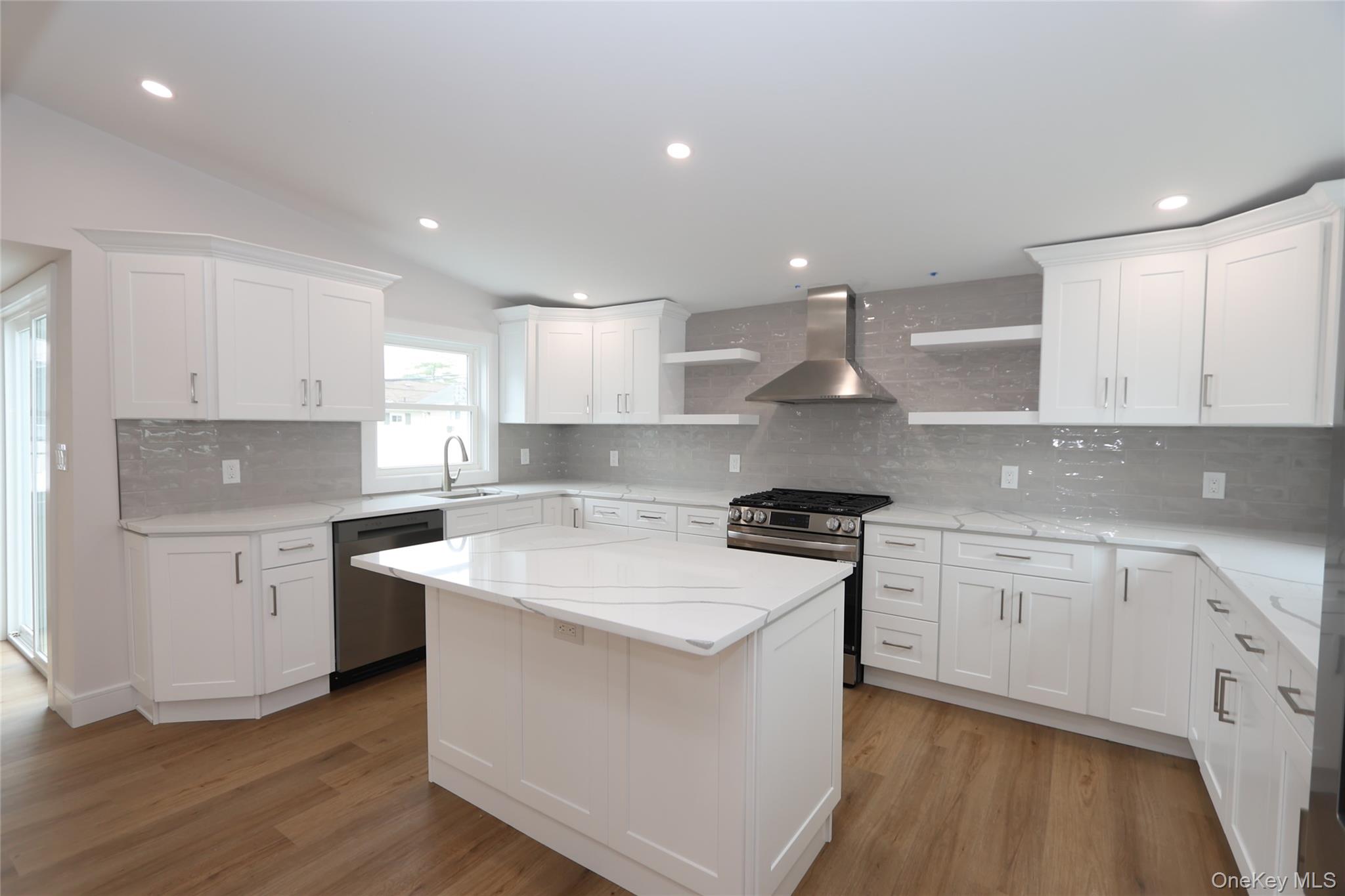224 Hungry Harbor Road Valley Stream, NY 11581 - Photo 10 of 25