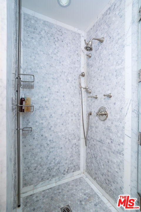 31658 Broad Beach Road Malibu, CA 90265 - Photo 28 of 50 a bathroom with a shower