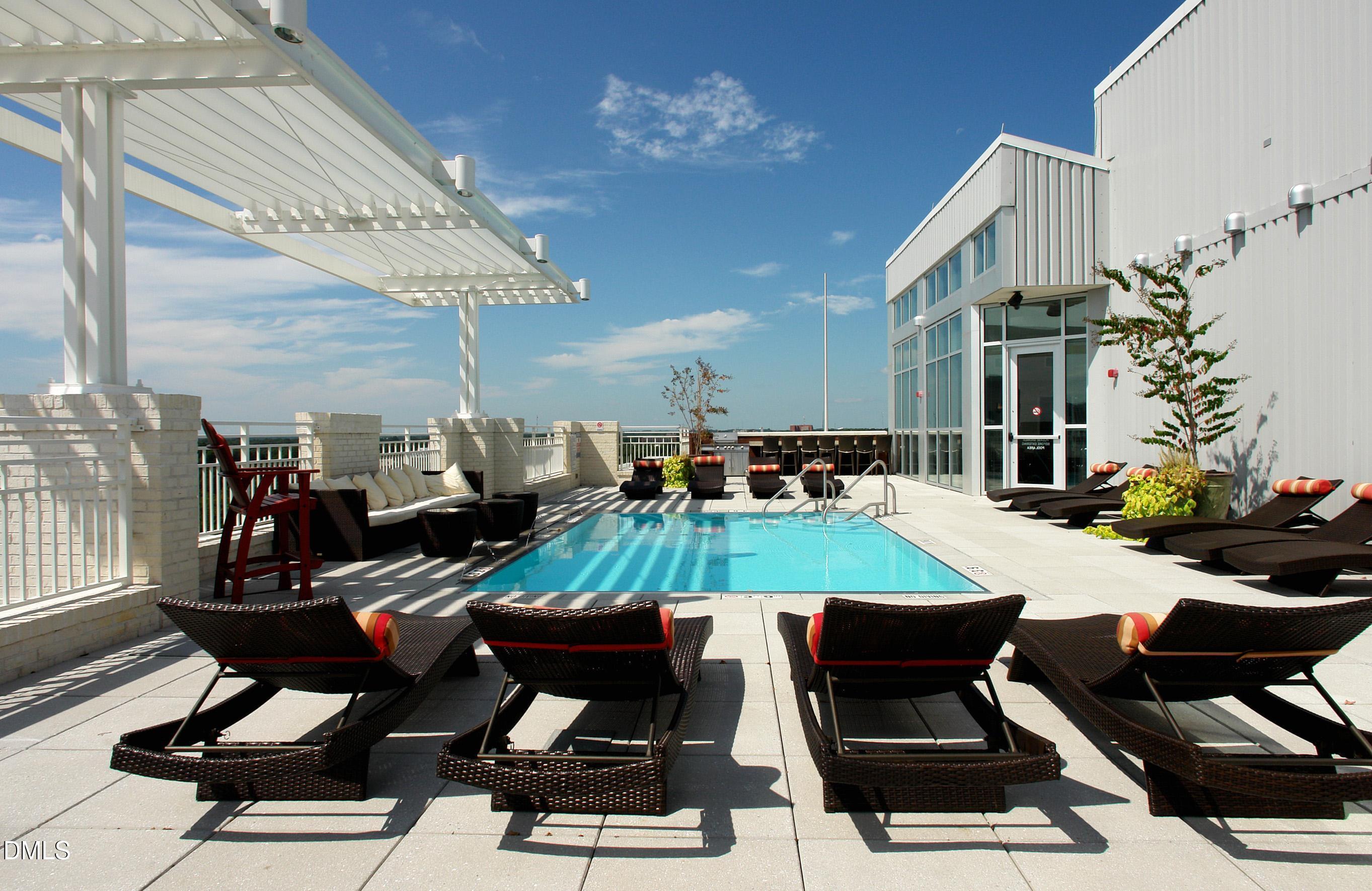 400 West North Street, Unit 718 Raleigh, NC 27603 - Photo 31 of 42 026_Rooftop Pool