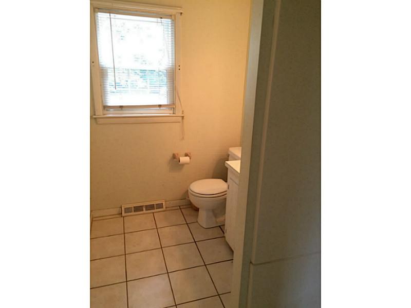 596 Potter Road North Kingstown, RI 02852 - Photo 7 of 22 Bathroom.