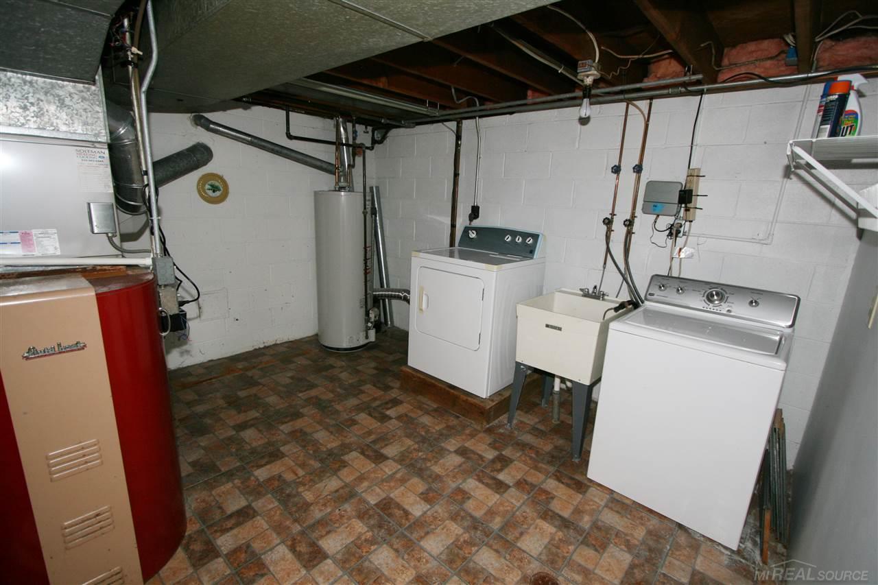 165 Maplefield Road Pleasant Ridge, MI 48069 - Photo 26 of 31 Laundry Room