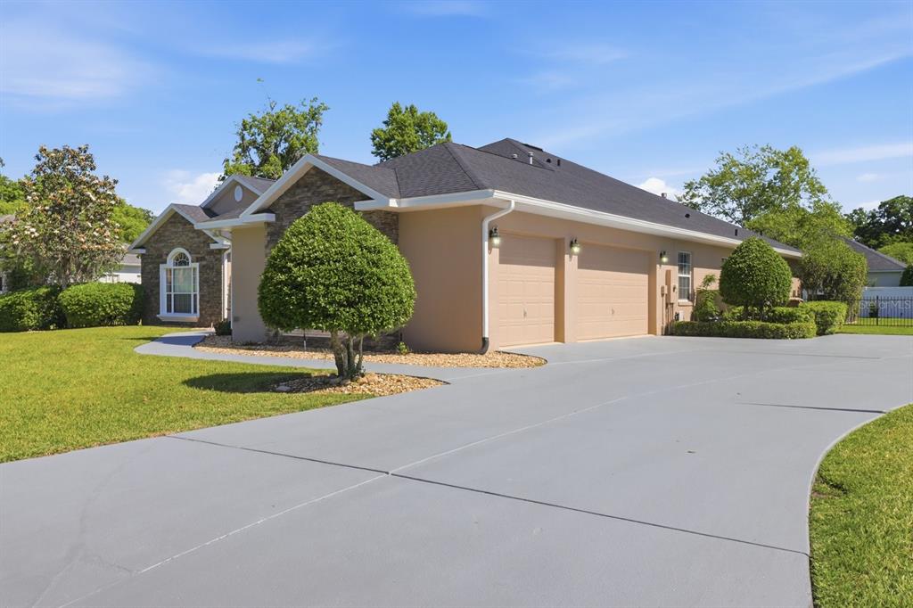 2125 Southeast 25th Loop Ocala, FL 34471 - Photo 3 of 60
