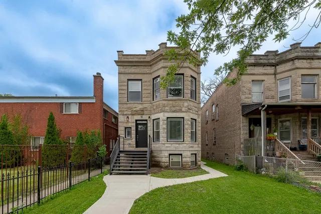 $675,000 | 35 North Mayfield Avenue, Chicago, IL 60644