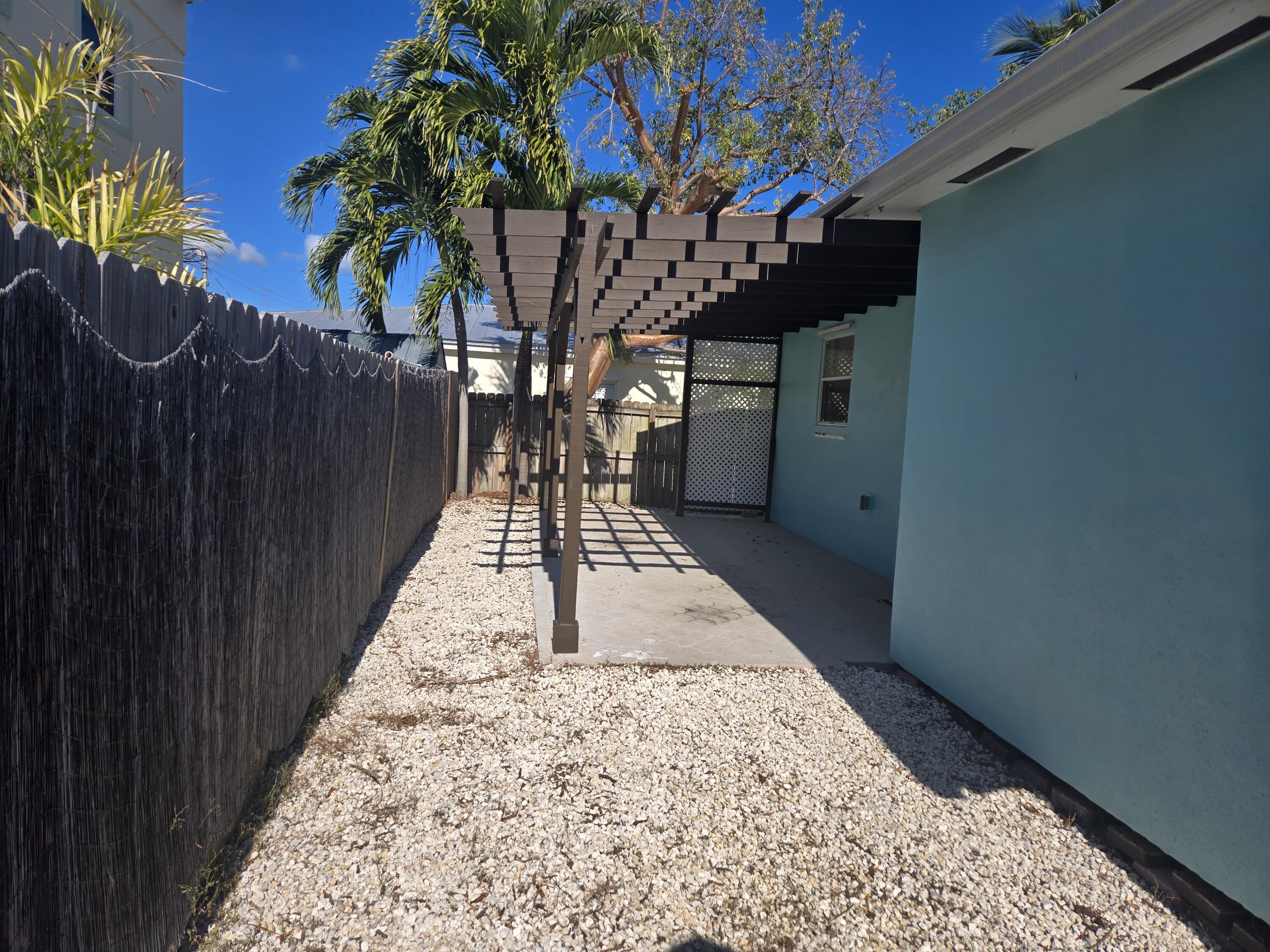 37 Orange Drive Key Largo, FL 33037 - Photo 10 of 12 a close view of a backyard