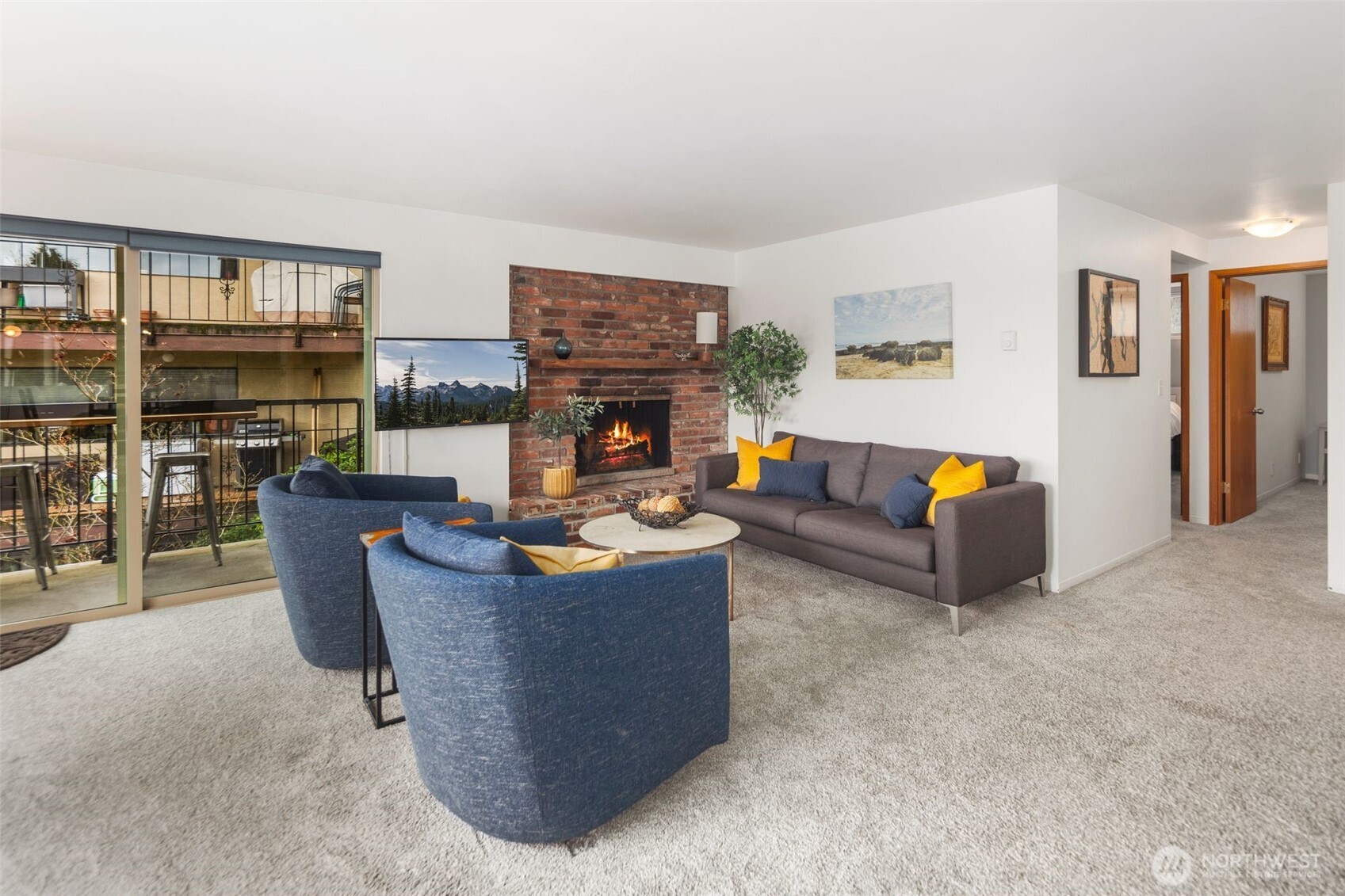 3200 West Commodore Way, Unit 210 Seattle, WA 98199 - Photo 4 of 27 Gallery Image 4