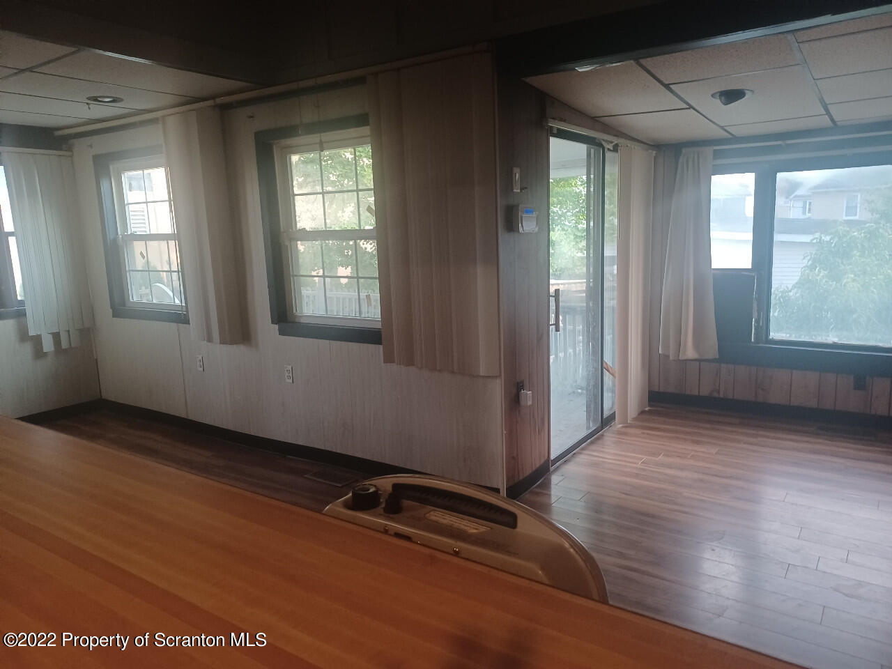 2032 Delaware Street Dunmore, PA 18512 - Photo 16 of 51 2032 DELAWARE ST DINING AREA BAR 1