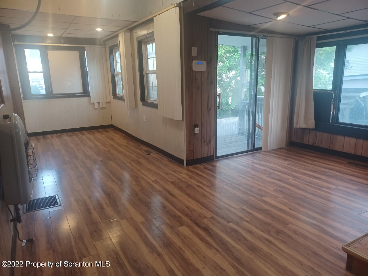 2032 Delaware Street Dunmore, PA 18512 - Photo 18 of 51 2032 DELAWARE ST BAR AREA 3