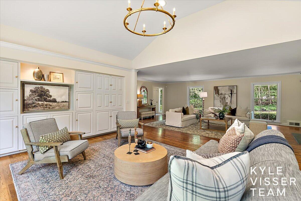 2089 Robinson Road Southeast Grand Rapids, MI 49506 - Photo 12 of 73 Living Room