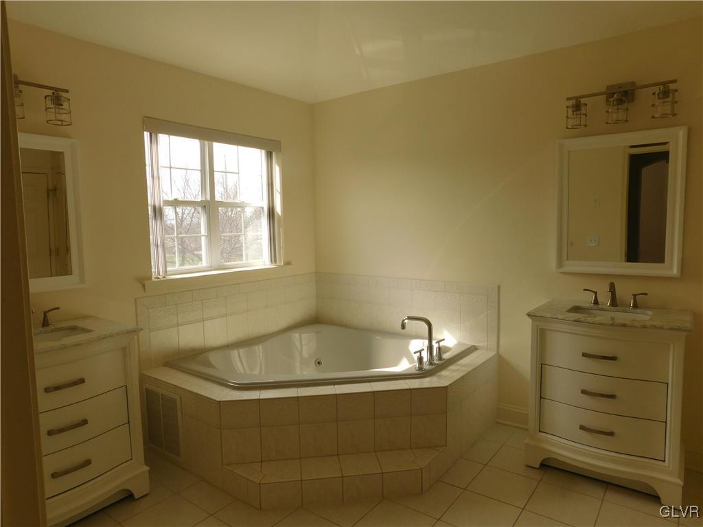 895 Newlins Road East Easton, PA 18040 - Photo 16 of 20 Gallery Image 16