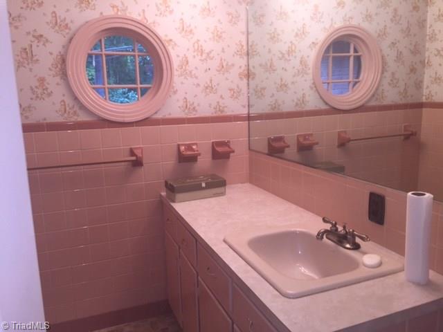 2921 St Claire Road Winston-Salem, NC 27106 - Photo 11 of 15 Gallery Image 11