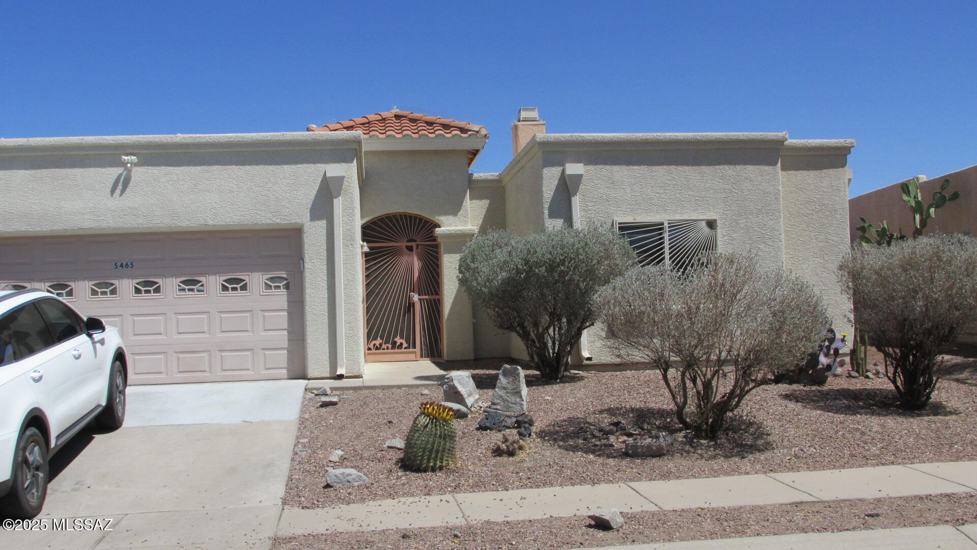 5465 South Wembly Road Tucson, AZ 85746 - Photo 1 of 13 Gallery Image 1