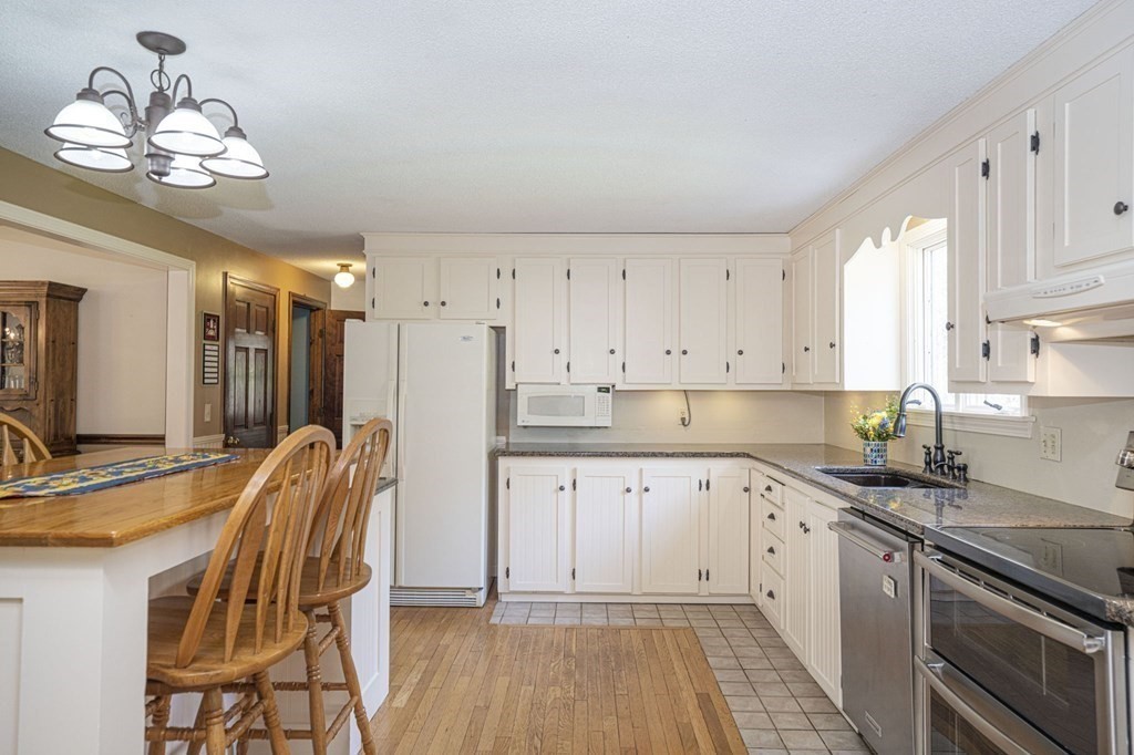 117 Howland Road Lakeville, MA 02347 - Photo 12 of 30