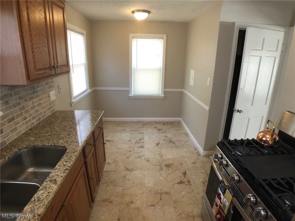 4003 Northampton Road Cleveland Heights, OH 44121 - Photo 12 of 33