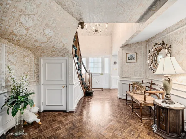 a view of entryway with livingroom and furniture