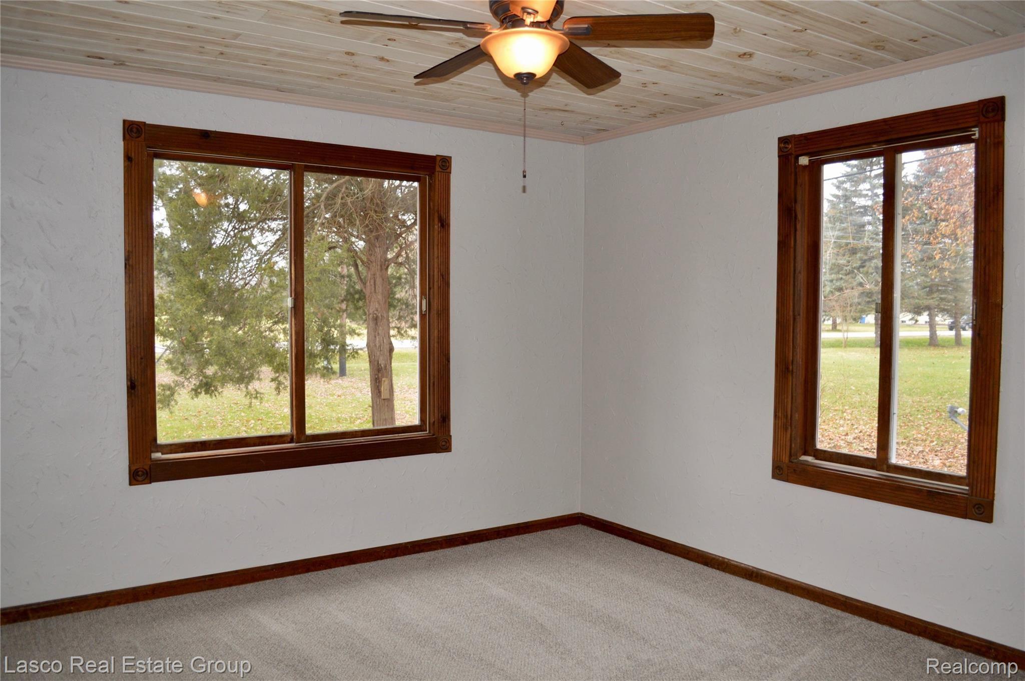 7028 Carpenter Road Flushing, MI 48433 - Photo 8 of 16 DSC_0423.jpg