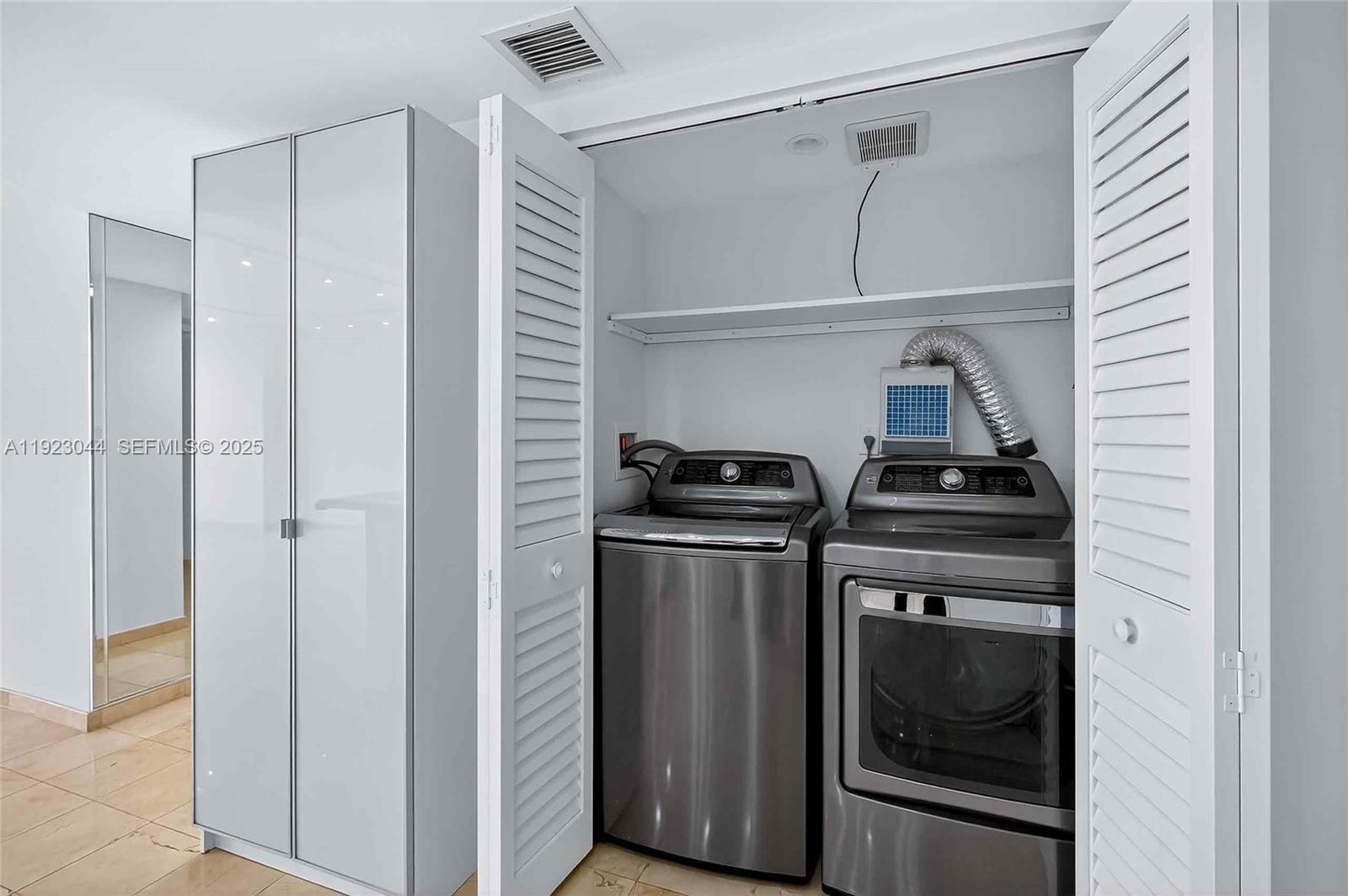 520 Brickell Key Drive, Unit A604 Miami, FL 33131 - Photo 13 of 59