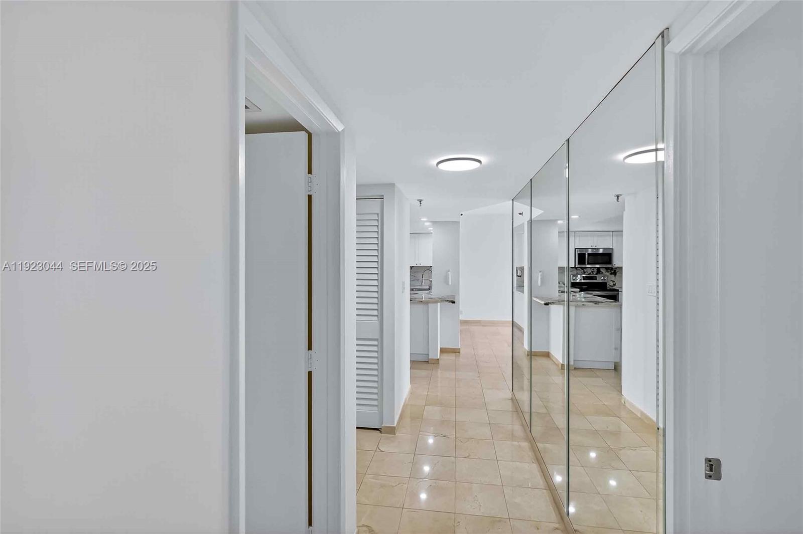 520 Brickell Key Drive, Unit A604 Miami, FL 33131 - Photo 34 of 59 Hallway