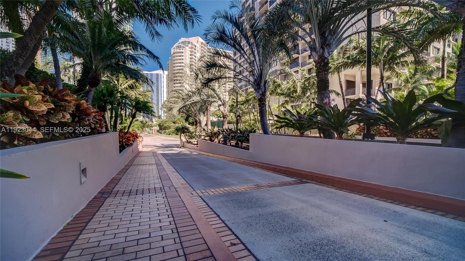 520 Brickell Key Drive, Unit A604 Miami, FL 33131 - Photo 41 of 59