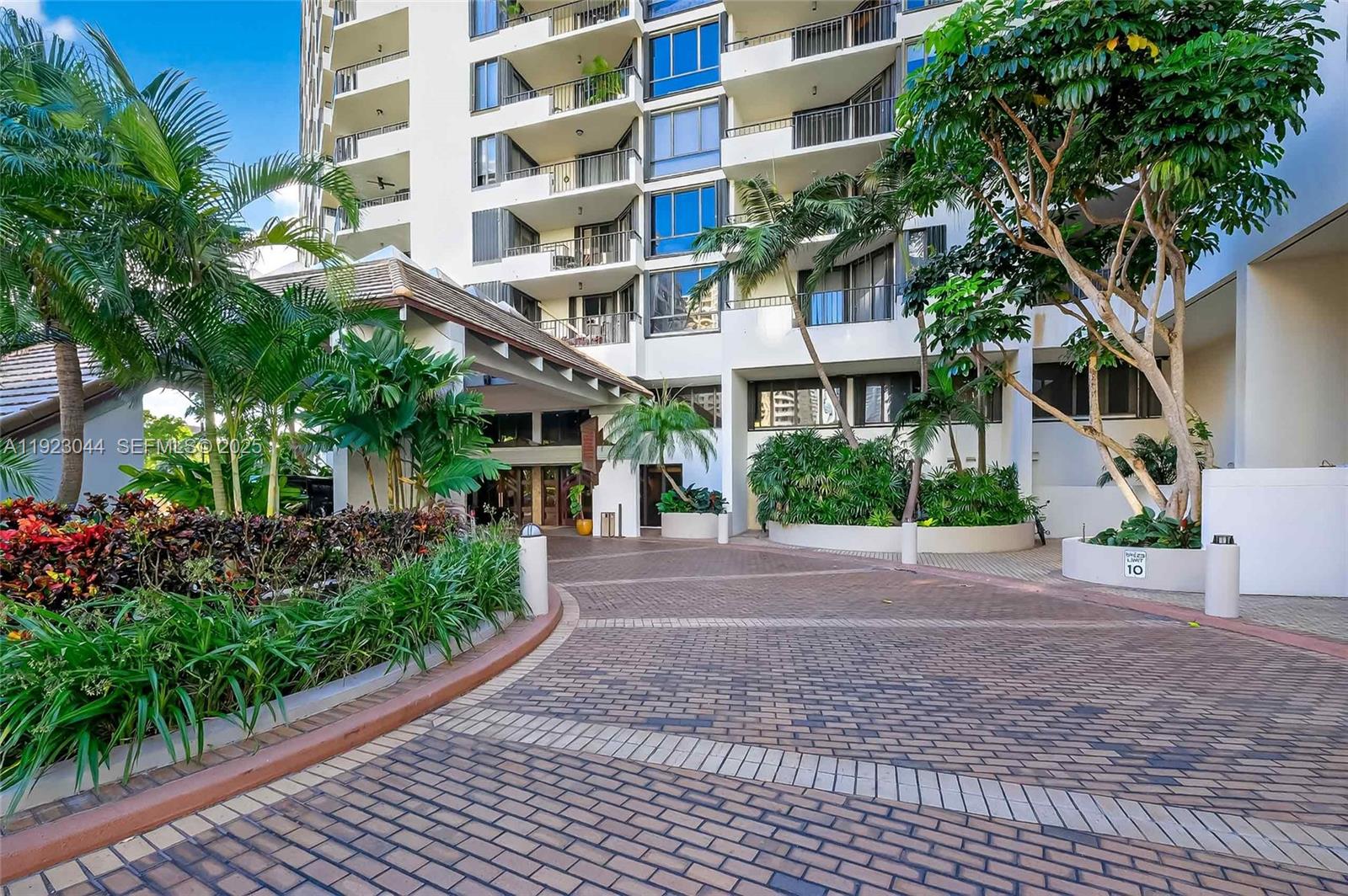 520 Brickell Key Drive, Unit A604 Miami, FL 33131 - Photo 42 of 59