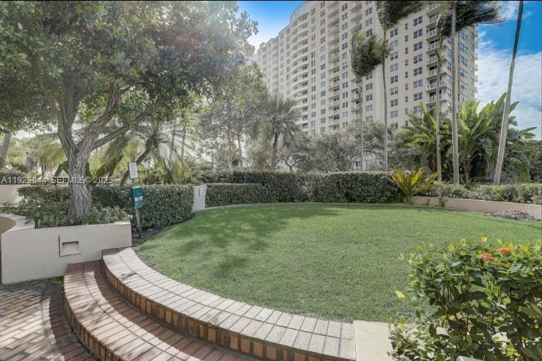 520 Brickell Key Drive, Unit A604 Miami, FL 33131 - Photo 49 of 59 Pet area inside building facilities