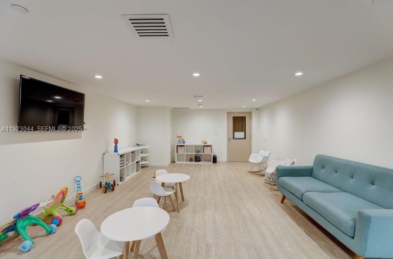 520 Brickell Key Drive, Unit A604 Miami, FL 33131 - Photo 5 of 59 Kids-baby Game room