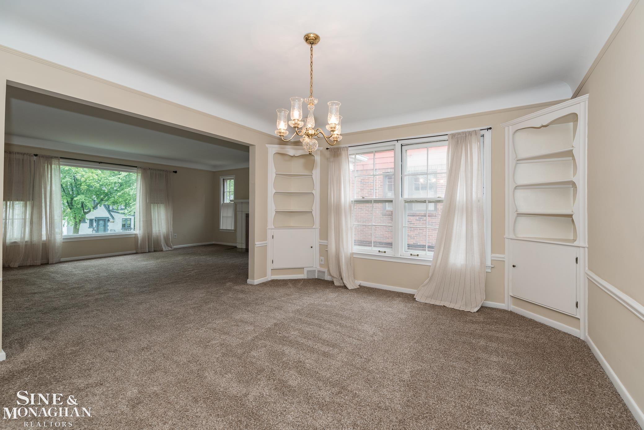 949 Harcourt Road Grosse Pointe, MI 48230 - Photo 5 of 18 50099506-4.JPG