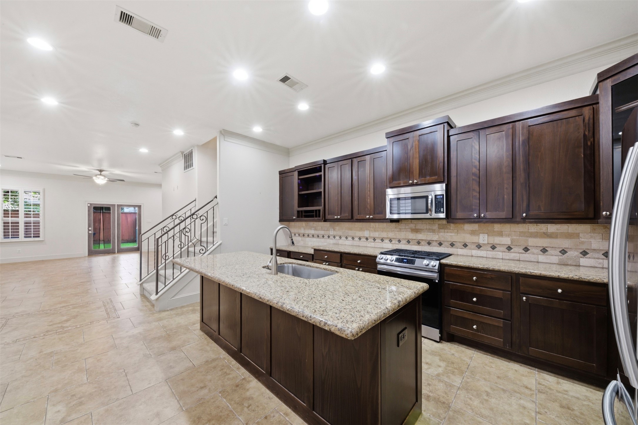 5929 Kansas Street Houston, TX 77007 - Photo 11 of 30