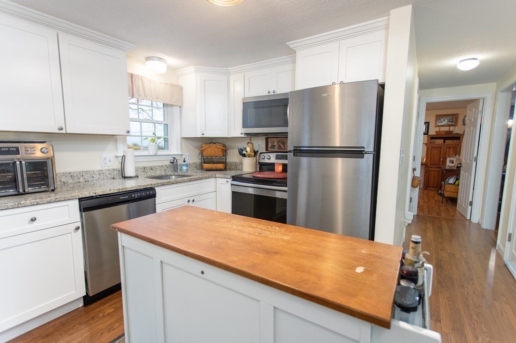 3 Earl Road Plymouth, MA 02360 - Photo 7 of 26 Gallery Image 7