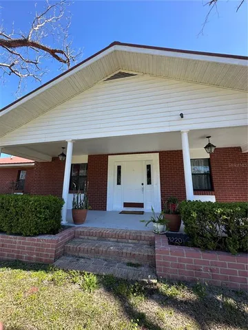a front view of house with yard