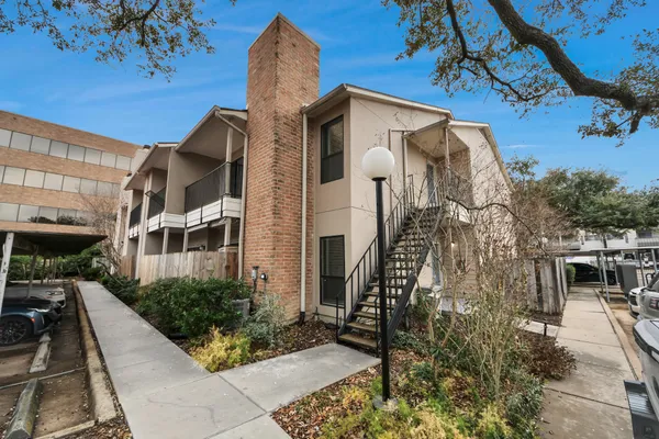 $1,700 | 1818 Augusta Drive, Unit 14, Houston, TX 77057