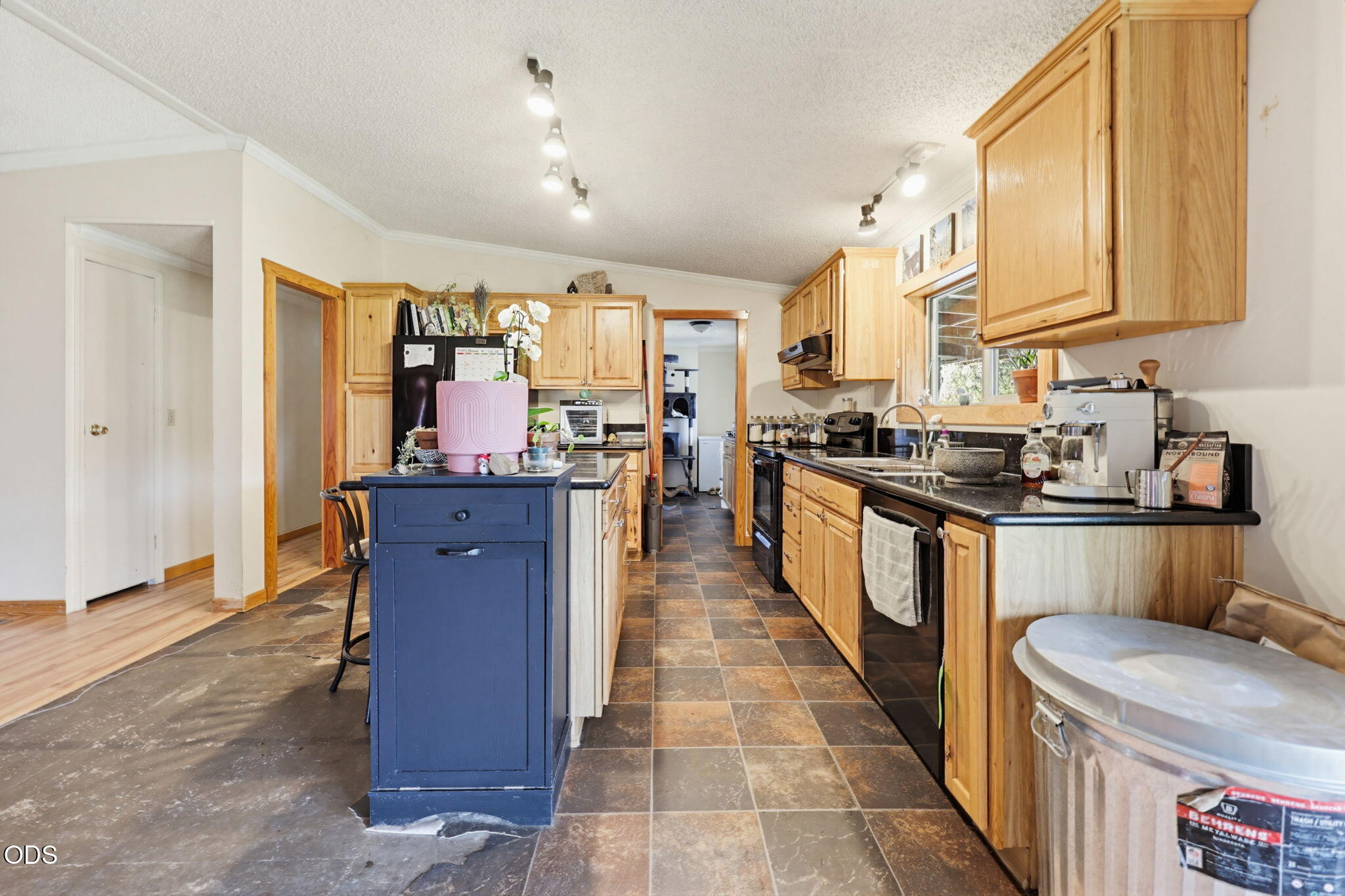 2644 Little Applegate Road Jacksonville, OR 97530 - Photo 14 of 31 ApxLA00038