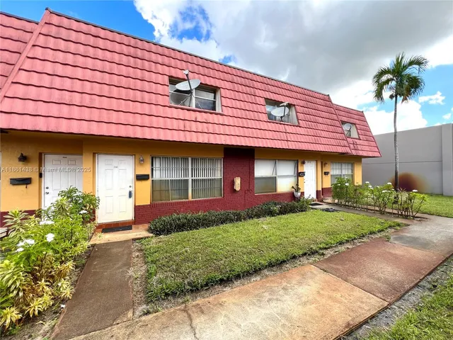 $1,750 | 2562 Northwest 52nd Avenue, Unit B18, Lauderhill, FL 33313