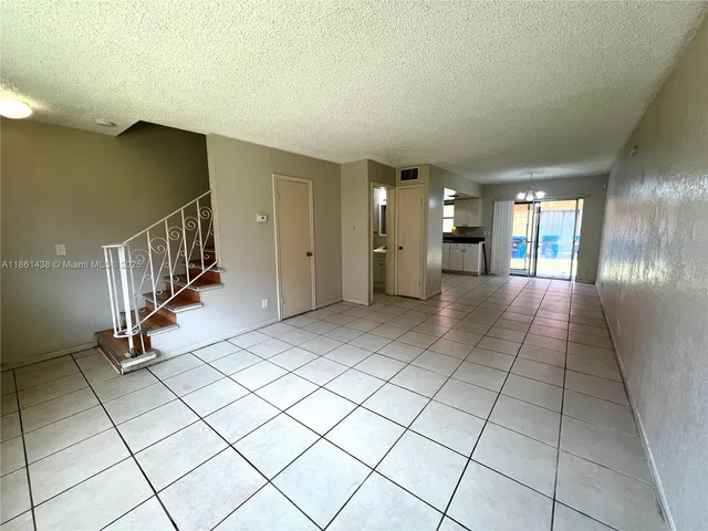 $1,750 | 2562 Northwest 52nd Avenue, Unit B18, Lauderhill, FL 33313