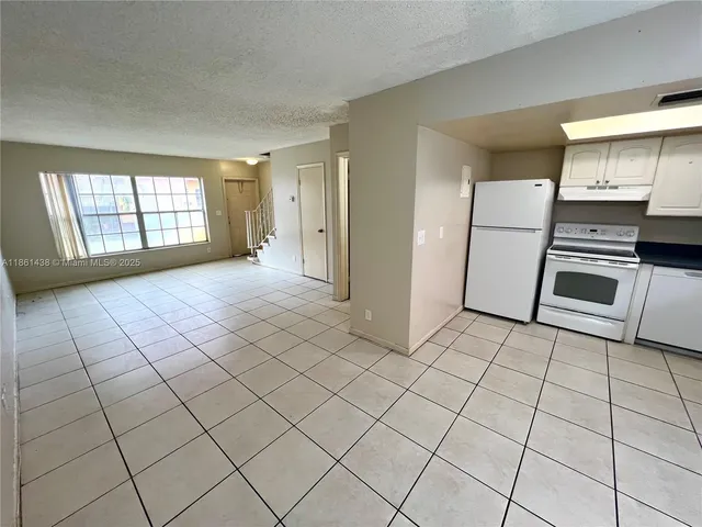 $1,750 | 2562 Northwest 52nd Avenue, Unit B18, Lauderhill, FL 33313