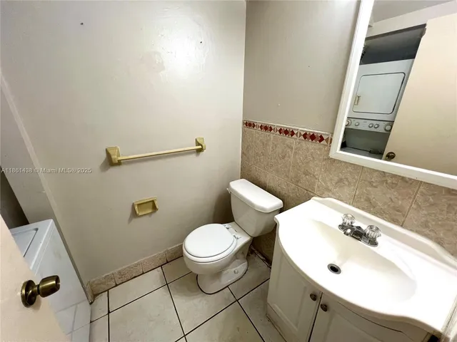 $1,750 | 2562 Northwest 52nd Avenue, Unit B18, Lauderhill, FL 33313