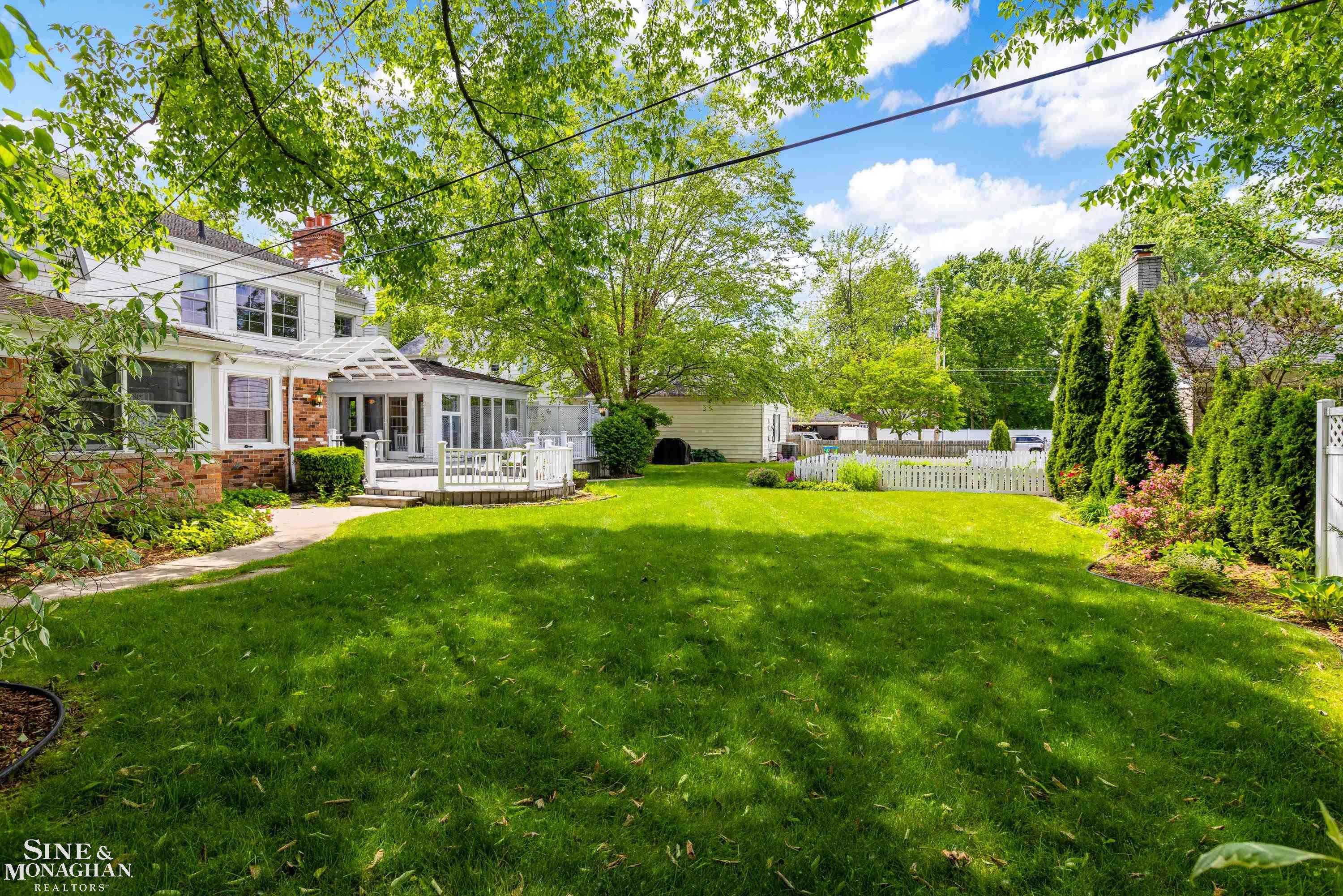 1380 Oxford Road Grosse Pointe, MI 48236 - Photo 43 of 59 Backyard