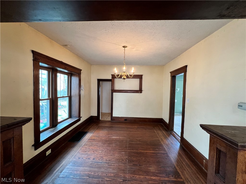 812 Chalker Street Akron, OH 44310 - Photo 9 of 19
