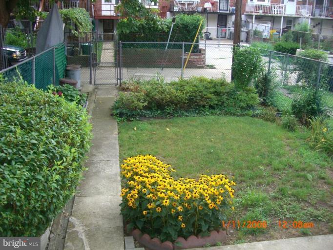 1803 Ingram Road Baltimore, MD 21239 - Photo 5 of 18 Back yard