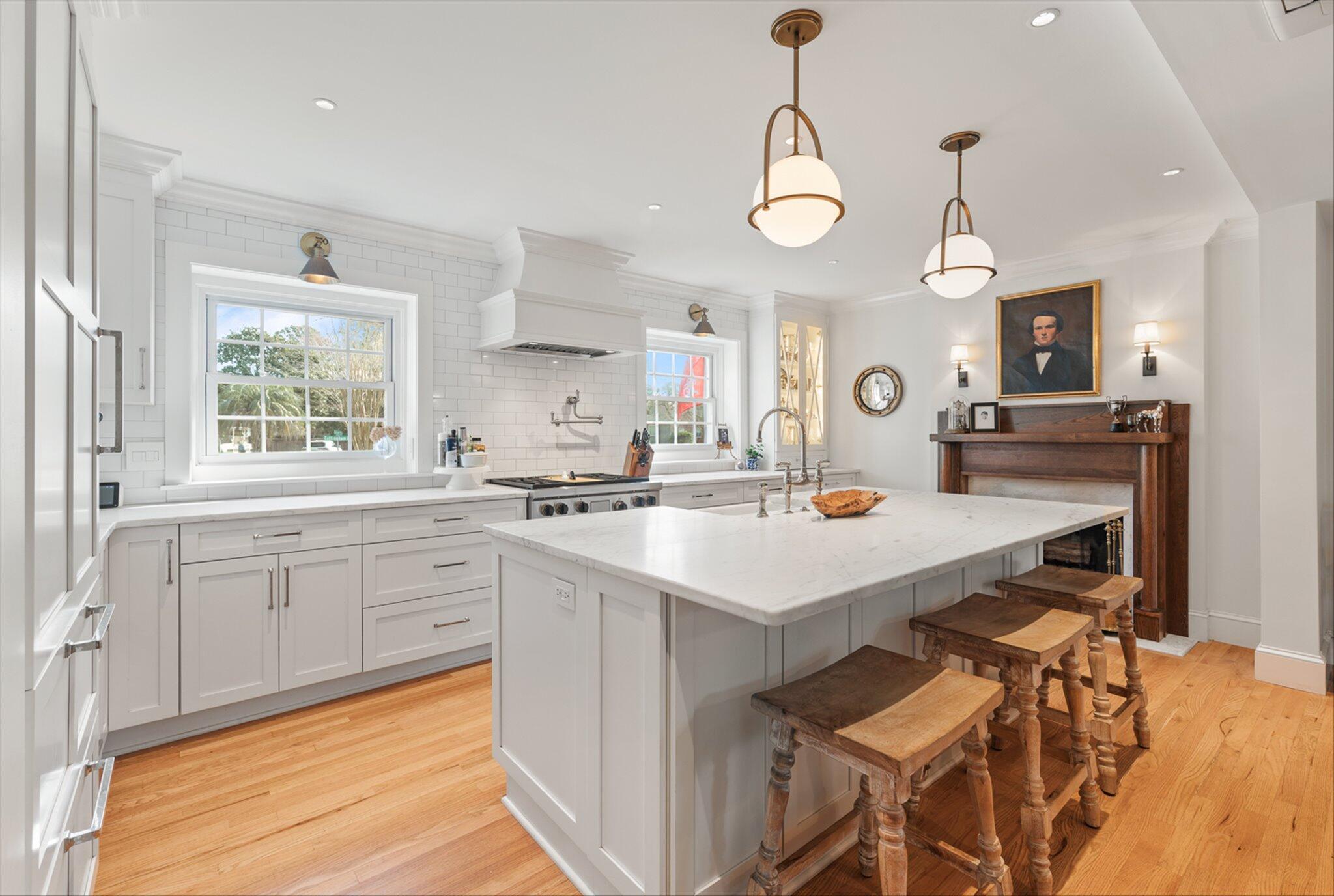 977 Cottingham Drive Mount Pleasant, SC 29464 - Photo 2 of 33 2