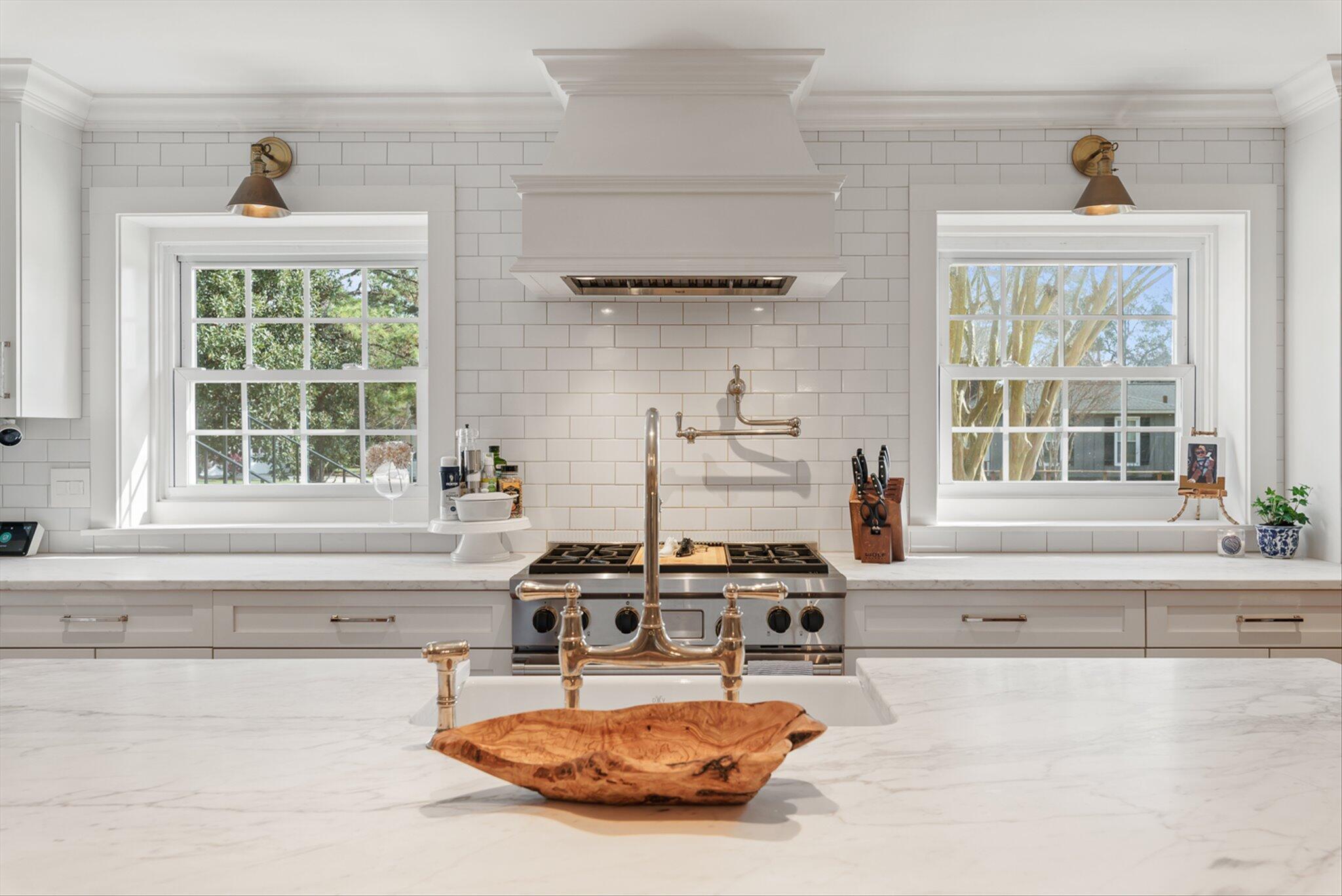 977 Cottingham Drive Mount Pleasant, SC 29464 - Photo 4 of 33 4