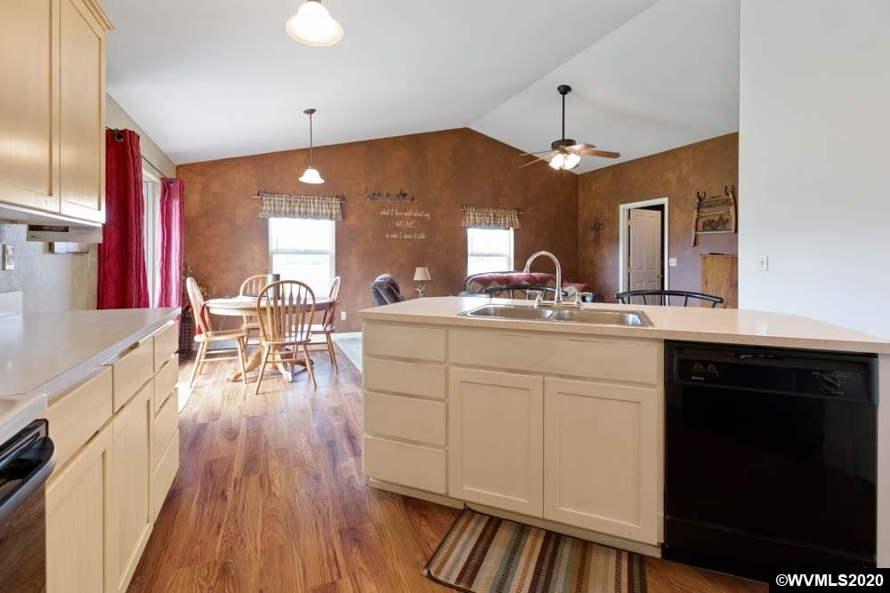 35581 East Lacomb Road Scio, OR 97374 - Photo 15 of 31