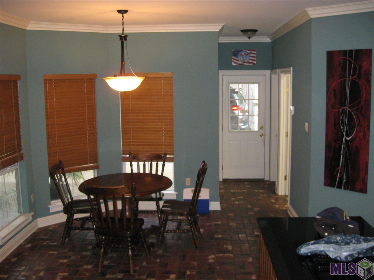 10525 Ridgebrook Avenue Baton Rouge, LA 70809 - Photo 3 of 12